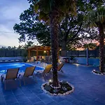 Villa Twins With Heated Pool Sukošan