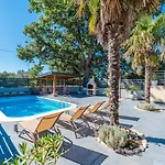 Villa Twins With Heated Pool Sukošan