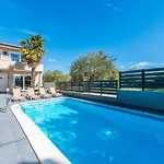 Villa Twins With Heated Pool