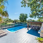 Villa Twins With Heated Pool Sukošan