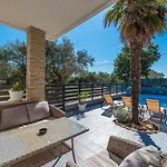 Twins With Heated Pool *
