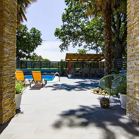 Villa Twins With Heated Pool