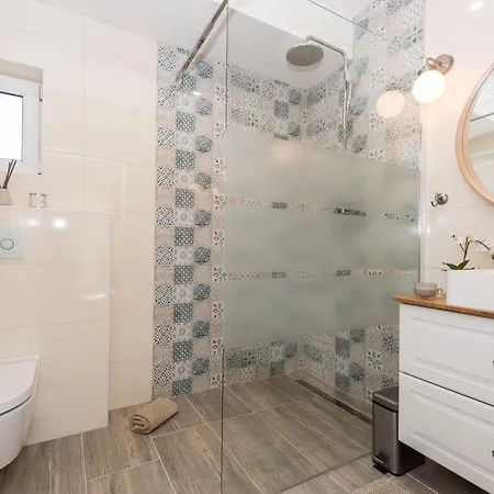 ヴィラ Twins With Heated Pool *