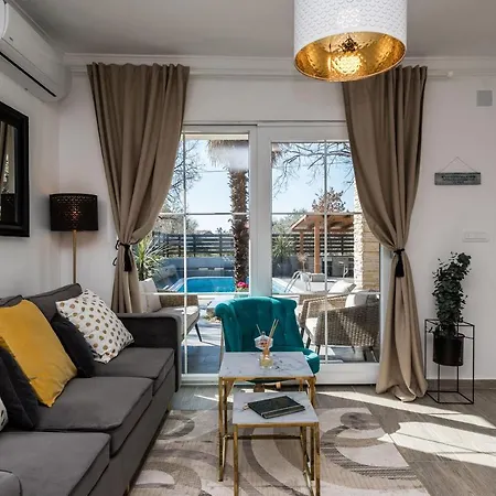 Twins With Heated Pool Villa