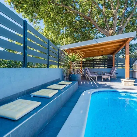 Twins With Heated Pool ヴィラ *