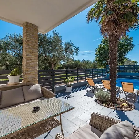 Twins With Heated Pool *