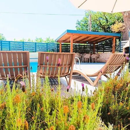 Villa Twins With Heated Pool