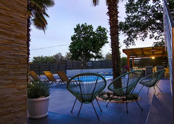 Twins With Heated Pool Villa Sukošan