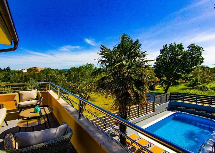 Twins With Heated Pool *