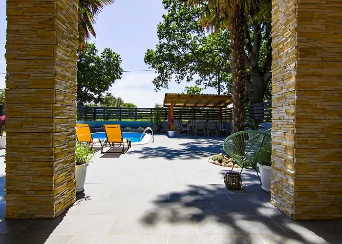 Βίλα Twins With Heated Pool