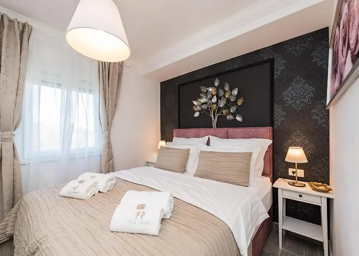 Twins With Heated Pool *