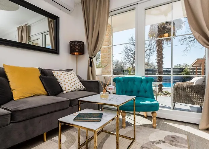 Villa Twins With Heated Pool