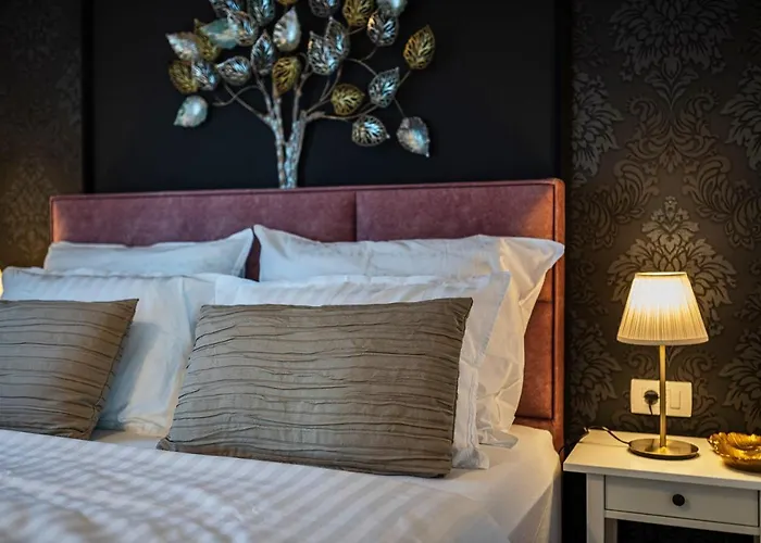 Twins With Heated Pool