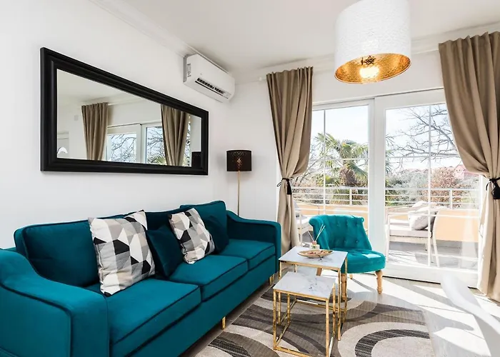 Twins With Heated Pool Sukošan