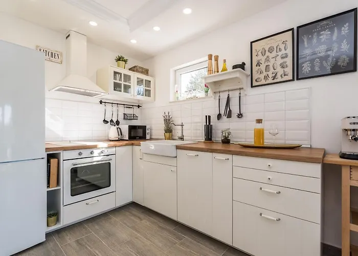 Twins With Heated Pool Sukošan