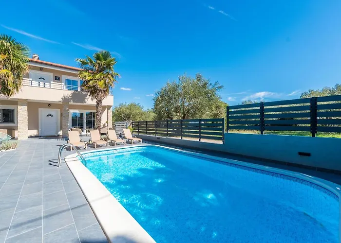 Villa Twins With Heated Pool