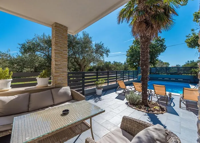 Twins With Heated Pool *