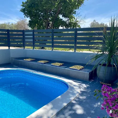 Twins With Heated Pool * Sukosan