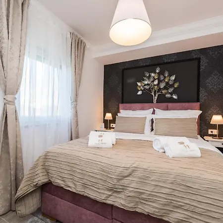 Villa Twins With Heated Pool