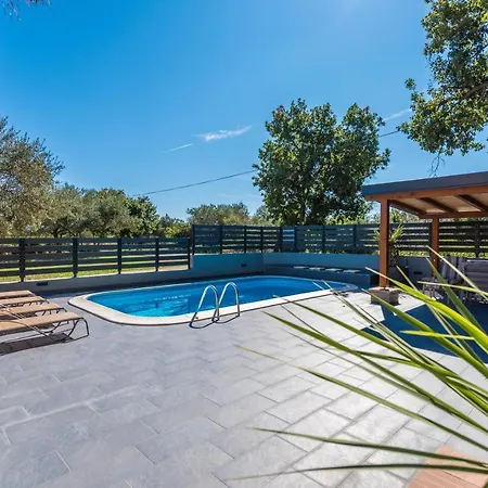 Villa Twins With Heated Pool *