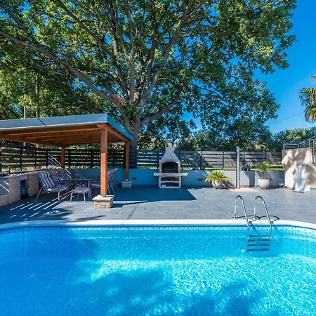 Twins With Heated Pool Villa *