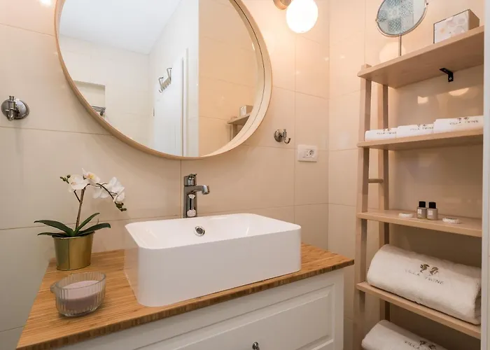 Twins With Heated Pool * Sukošan